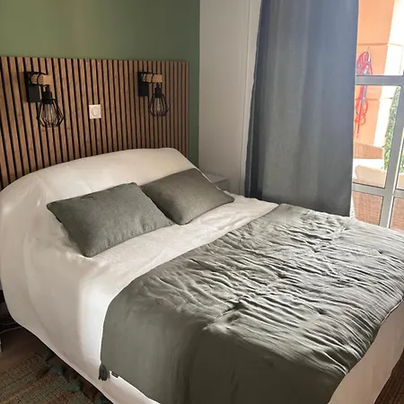 Joli Au Cap Esterel à Saint-raphael Apartamento